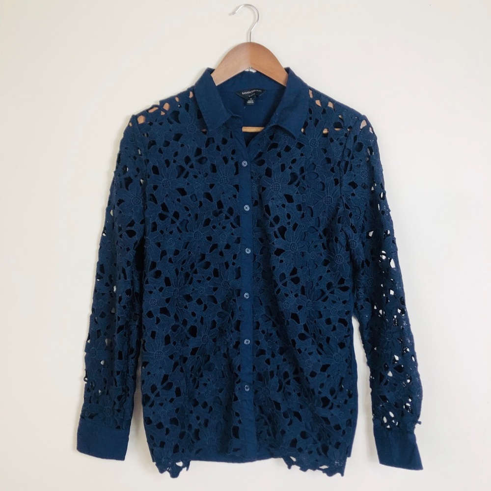 3/$25 🖤 Floral Cut Button Up